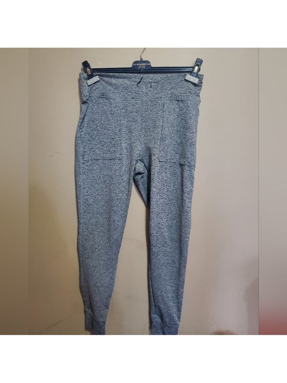 Infinite performance joggers size large